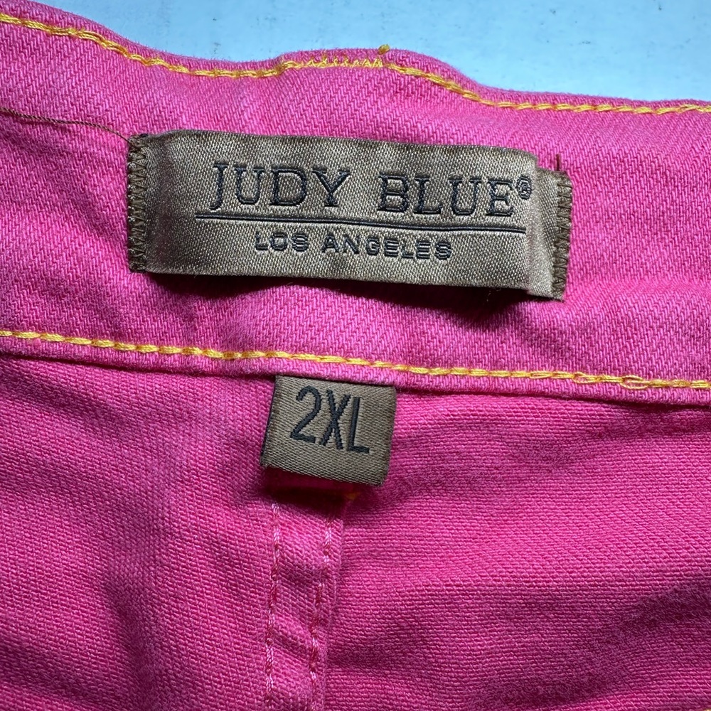 Judy Blue High Rise Magenta Pink Embroidery 2x  Garment Dyed shorts - Picture 10 of 11